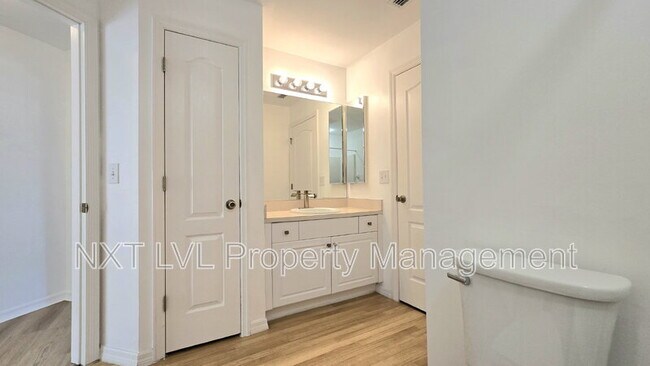 Building Photo - 509 NW 26th Terrace