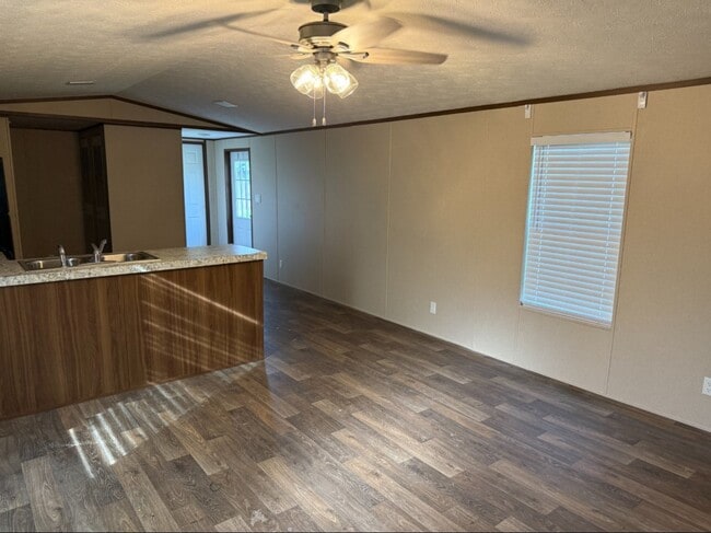 Building Photo - 202 Austin St