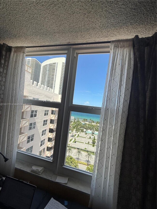 Building Photo - 1865 S Ocean Dr