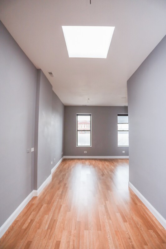 Building Photo - 1586 N Clybourn Ave