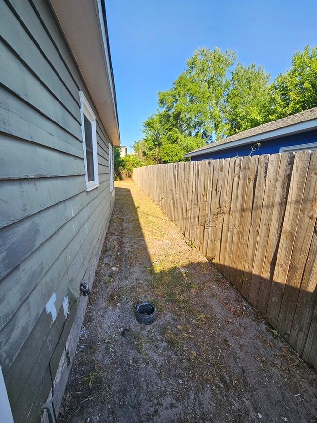 Building Photo - 3BR Home Near Downtown Wilmington – Recently Updated, Pet Friendly