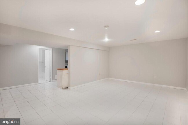 Building Photo - 13920 Wagon Way