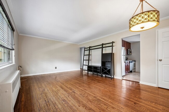 Building Photo - 69B Troy Dr