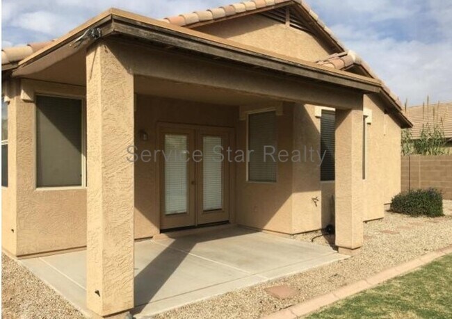 Building Photo - 4745 E Bellerive Dr