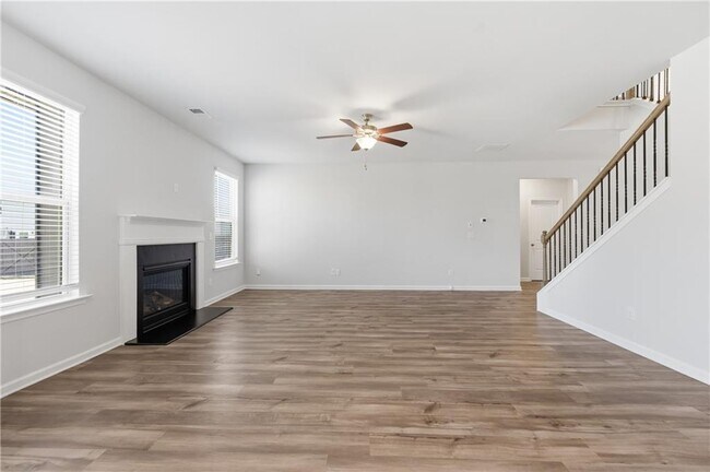 Building Photo - 303 Eleanora Xing