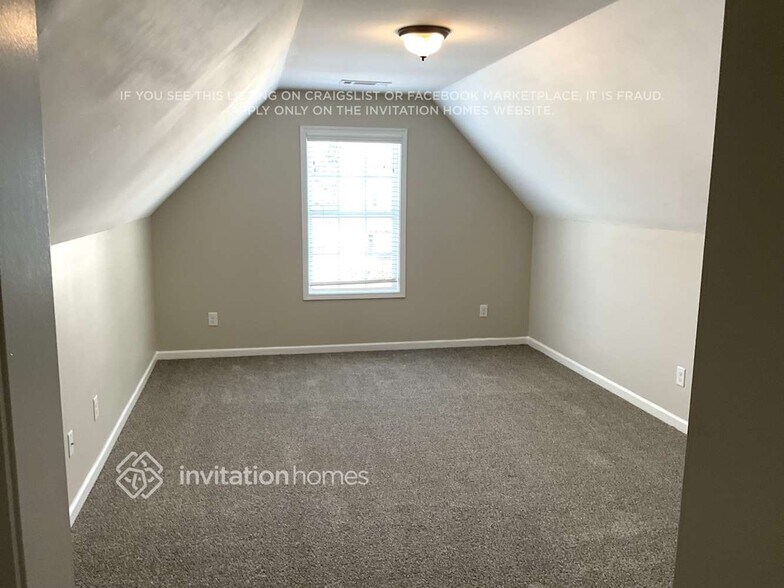 Building Photo - 6268 Cove Creek Dr