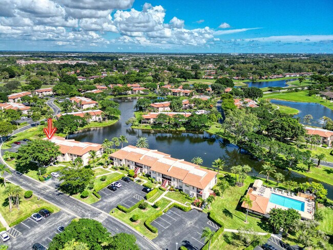 Building Photo - 9285 Vista del Lago