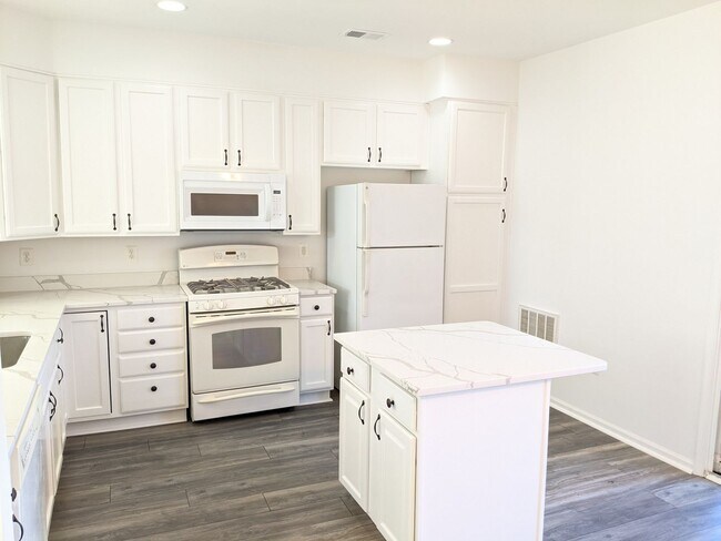 Building Photo - 6516 Daytona Ct