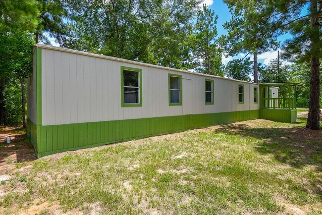 Building Photo - Be part of this cozy community at Roy Harris Loop