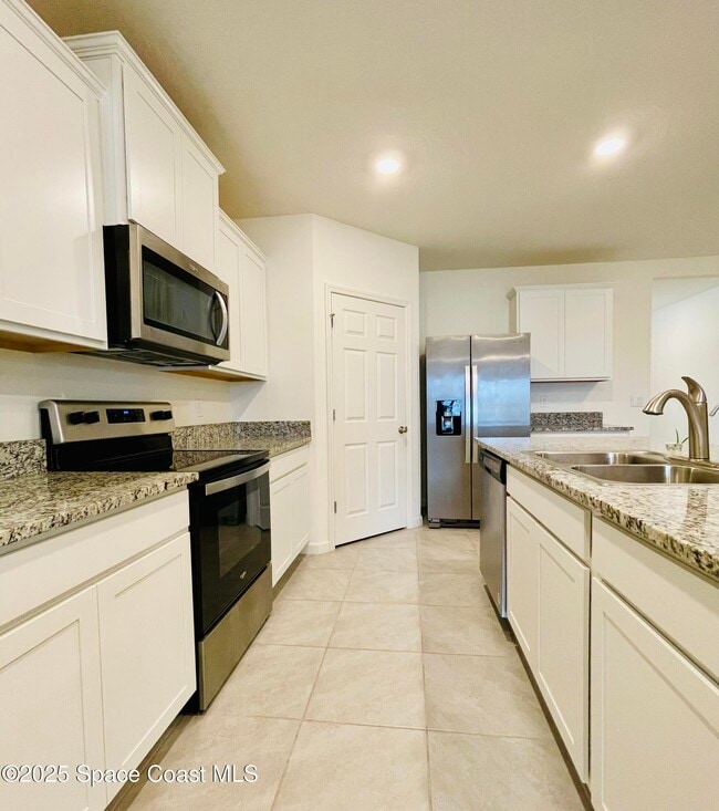 Building Photo - 7351 Amethyst Ave