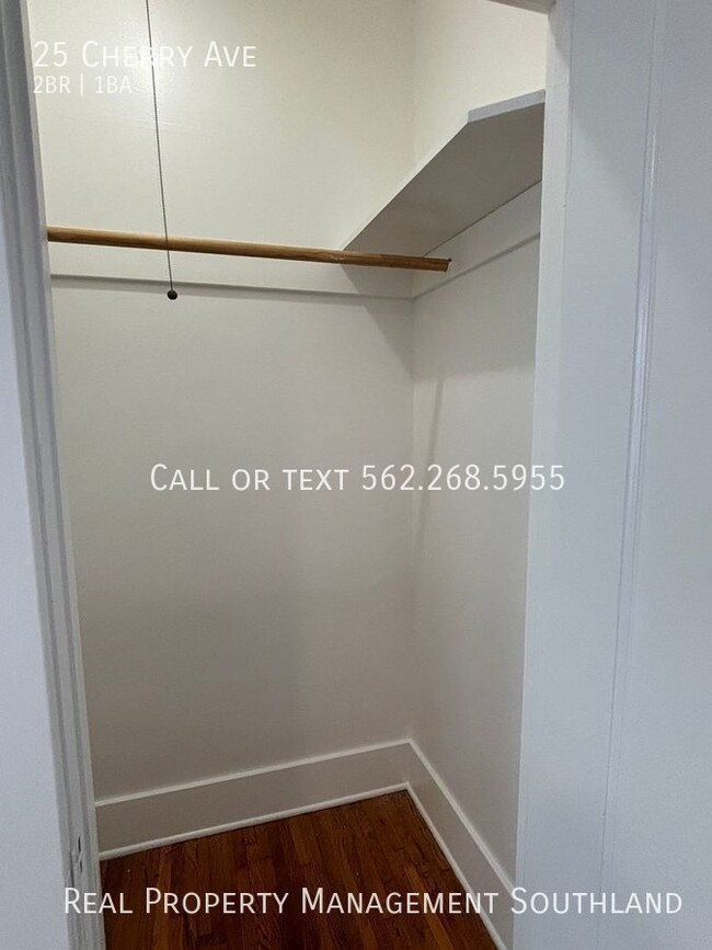 Building Photo - Beautiful 2 Bedroom 1 Bath available now i...