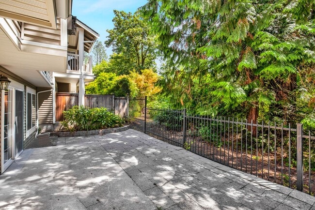 Building Photo - 3 Bedroom 2.5 Bath Redmond Townhouse