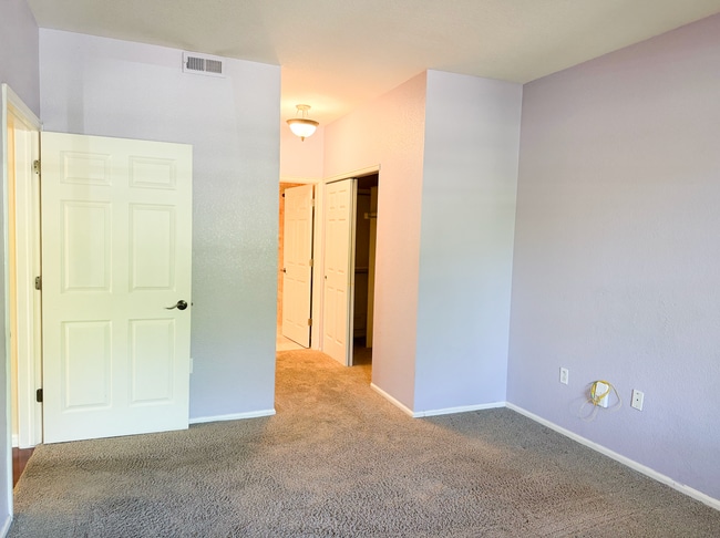 Building Photo - 635 Gooseberry Dr