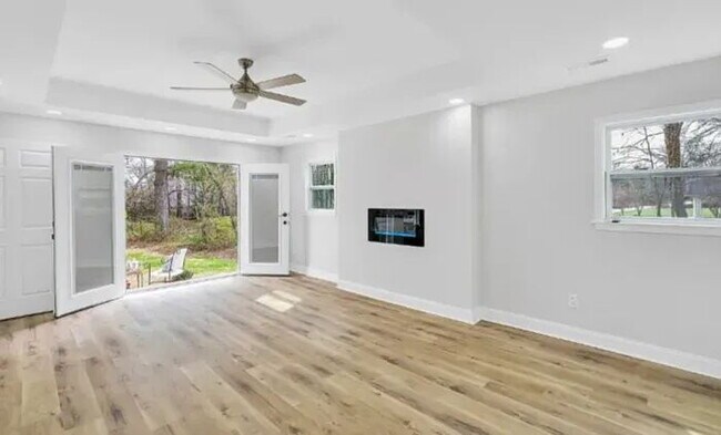 Building Photo - "Charming 3-Bed, 2-Bath Retreat with 1700 Sq. Ft. of Comfort in Simpsonville, SC!"