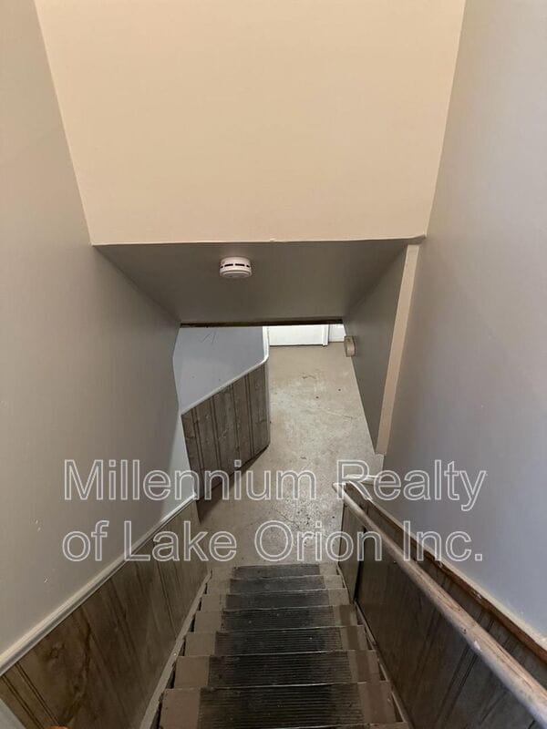 Building Photo - 321 W Princeton Ave