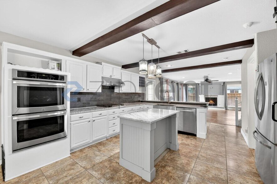 Building Photo - 3817 Dutton Dr