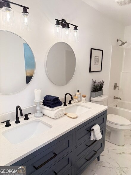 Building Photo - 3925 Pineshore Cir