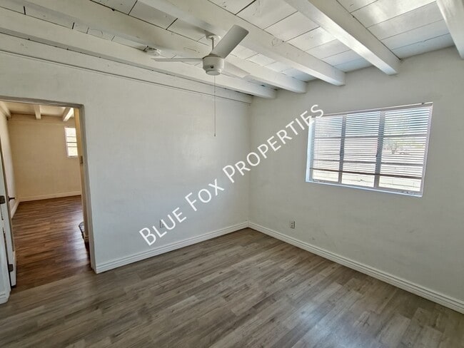 Building Photo - 2233 N Isabel Blvd