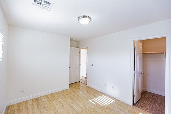 Building Photo - Southwest Home