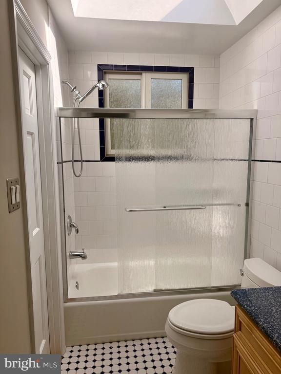 Building Photo - 7562 Kingman Dr