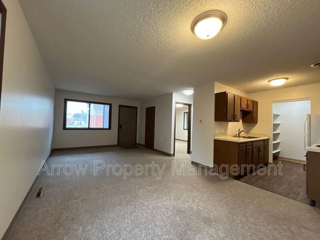 Building Photo - 11141 N 137th St