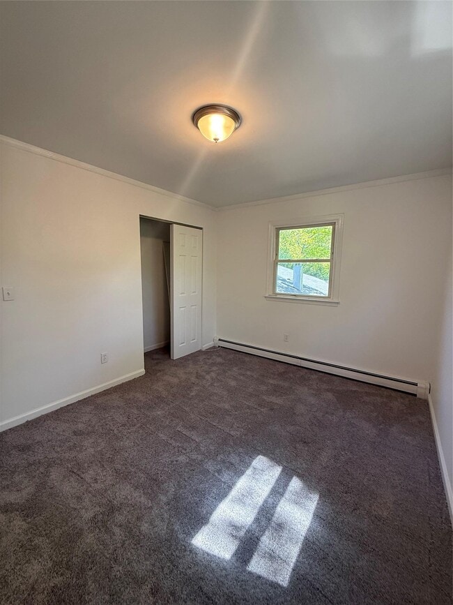 Building Photo - 8 Zenith Rd