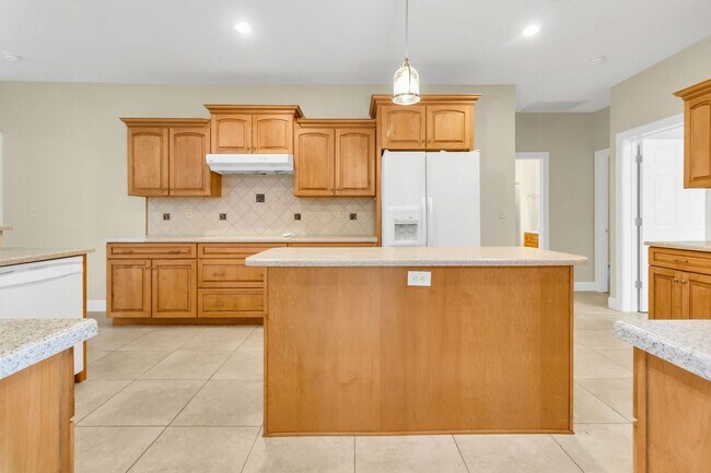 Building Photo - Available October 10th!- Bluewater Bay Bea...