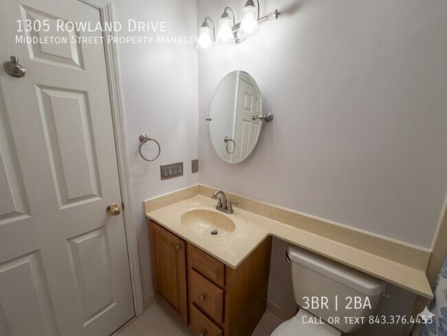 Building Photo - 1305 Rowland Dr