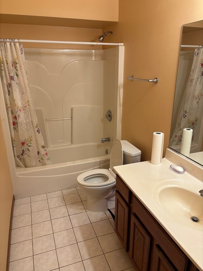 Building Photo - 2120 Belvidere Line Dr