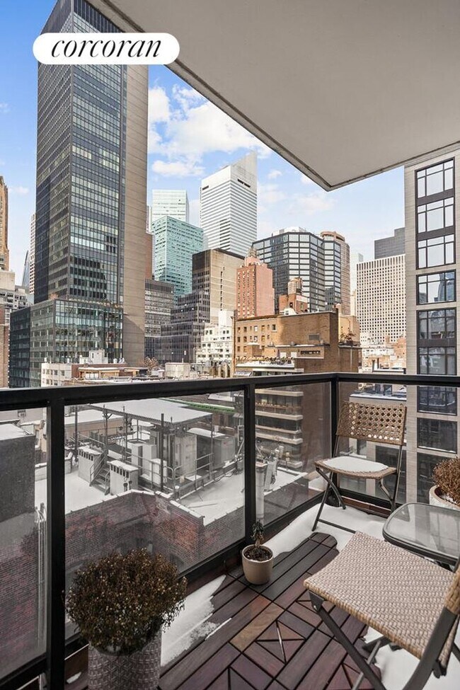 Building Photo - 255 E 49th St