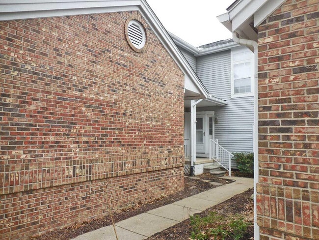 Building Photo - 4314 Hillside Dr