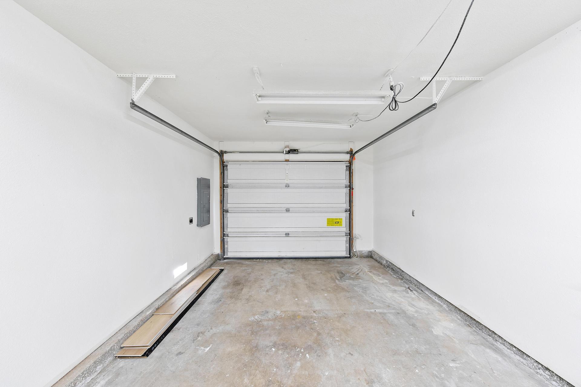 Building Photo - 1754 Hanford Dr