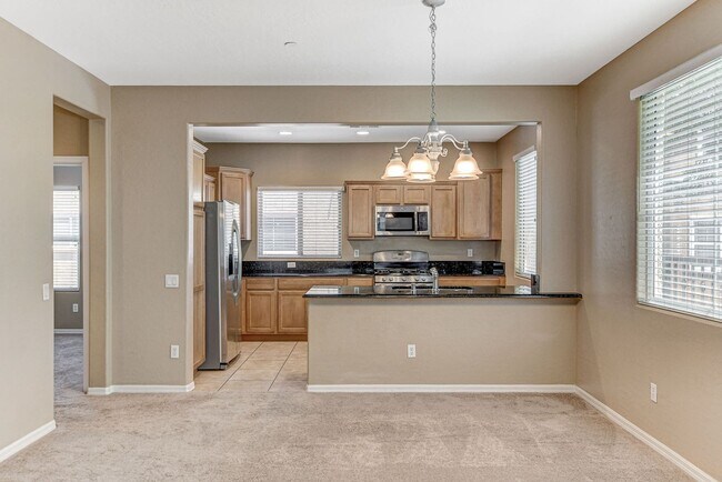 Building Photo - Gorgeous 4 bedroom near Aliante!