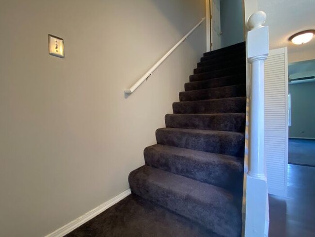 Building Photo - Now Available - 2 Bed 2 Bath House in Brit...