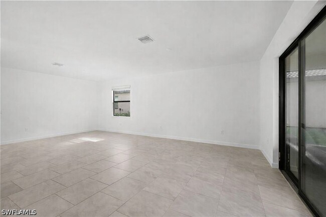 Building Photo - 18311 Ridgeline Dr