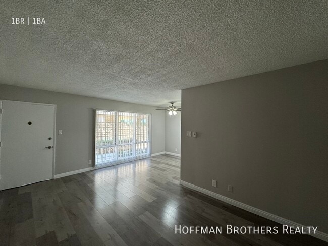 Building Photo - 428 S Sherbourne Dr