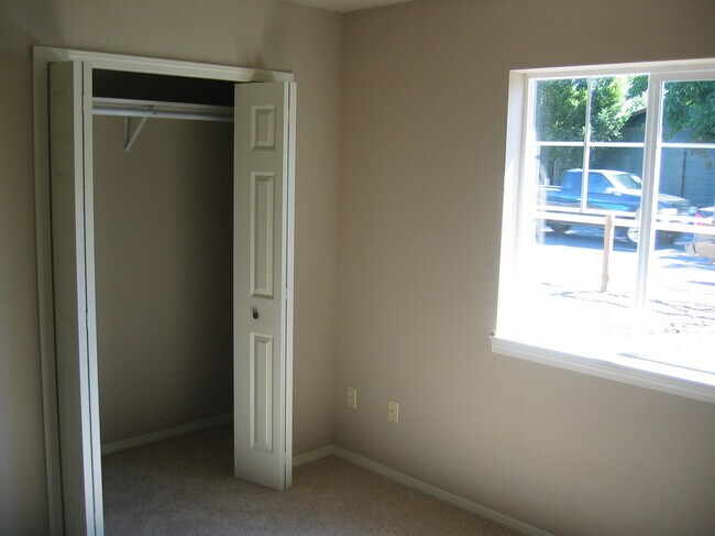 Building Photo - 1719 Whitman St