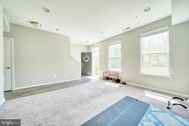 Building Photo - 18318 Woodhouse Ln