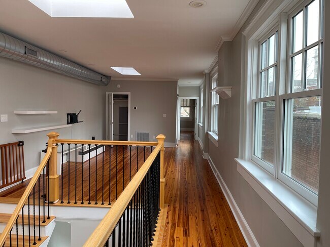 Building Photo - 116 E Council St