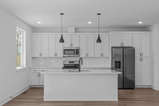 Building Photo - Luxurious Newly Built 3BD, 4BA Downtown Raleigh Townhome with Spacious Balcony and Natural Light ...