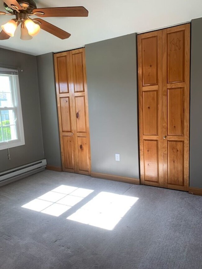Building Photo - 967 Stratford Ct