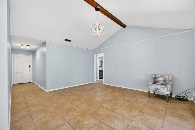 Building Photo - 10004 Woodhaven Dr