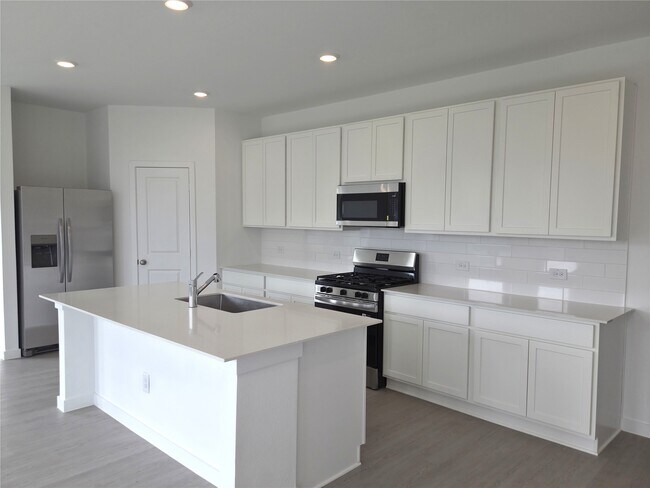 Building Photo - 6511 Silver Emperor Ln