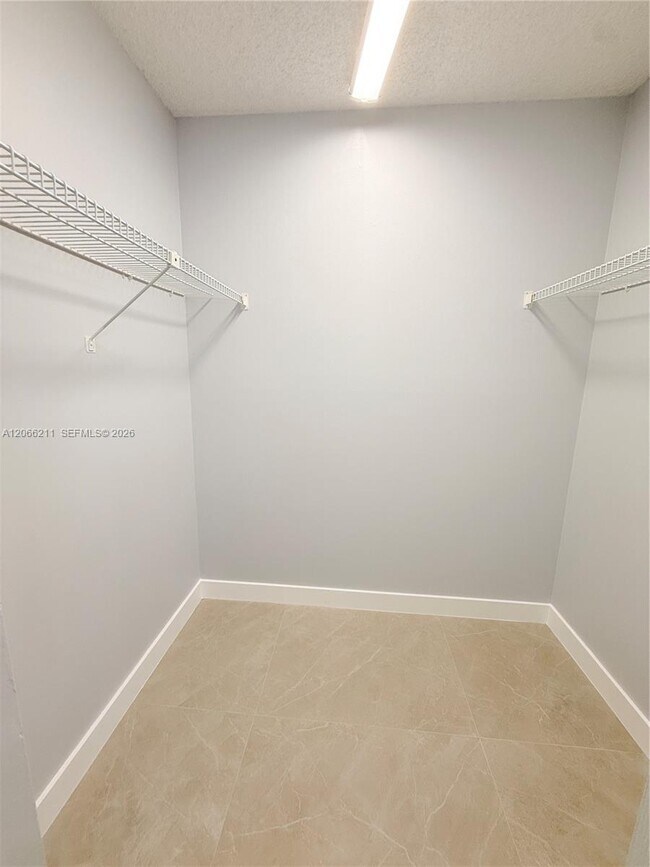 Building Photo - 16511 Blatt Blvd