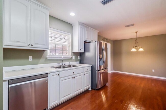 Building Photo - 17259 Moran Rd