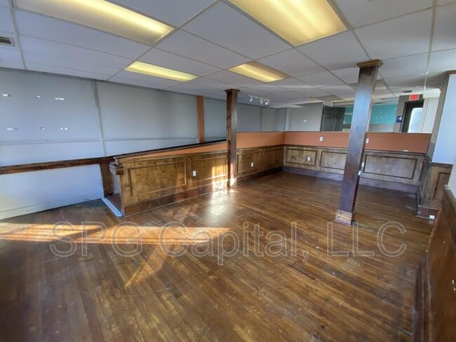 Building Photo - 62 Chambersburg St