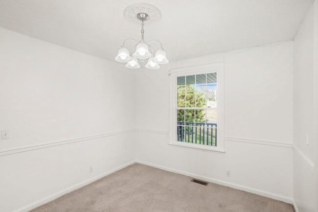 Building Photo - 5100 Colemont Dr