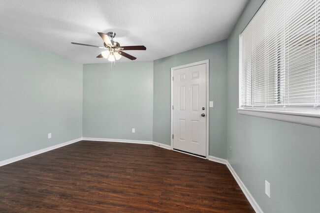 Building Photo - 4827.5 NW Homestead Terrace