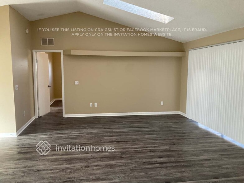 Building Photo - 1502 Carter Oaks Dr