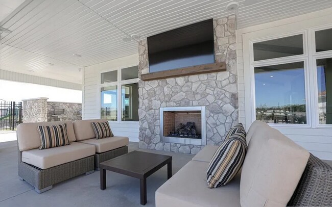 Building Photo - *$200 OFF FIRST MONTH RENT! | BEAUTIFUL 3 bed, 2 bath home in the desirable Summerfield Subdivision